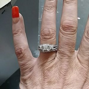 Women's wedding ring set